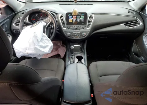 2018 Chevrolet Malibu Lt z USA, uszkodzony, nr VIN 1G1ZD5ST8JF244888